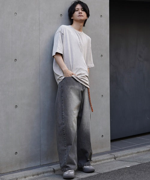VINTAGE WASHED CURVED DENIM